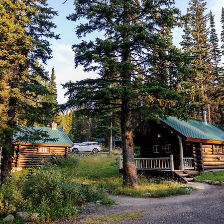 Storm Mountain Lodge & Cabins Castle Junction Exteriér fotografie