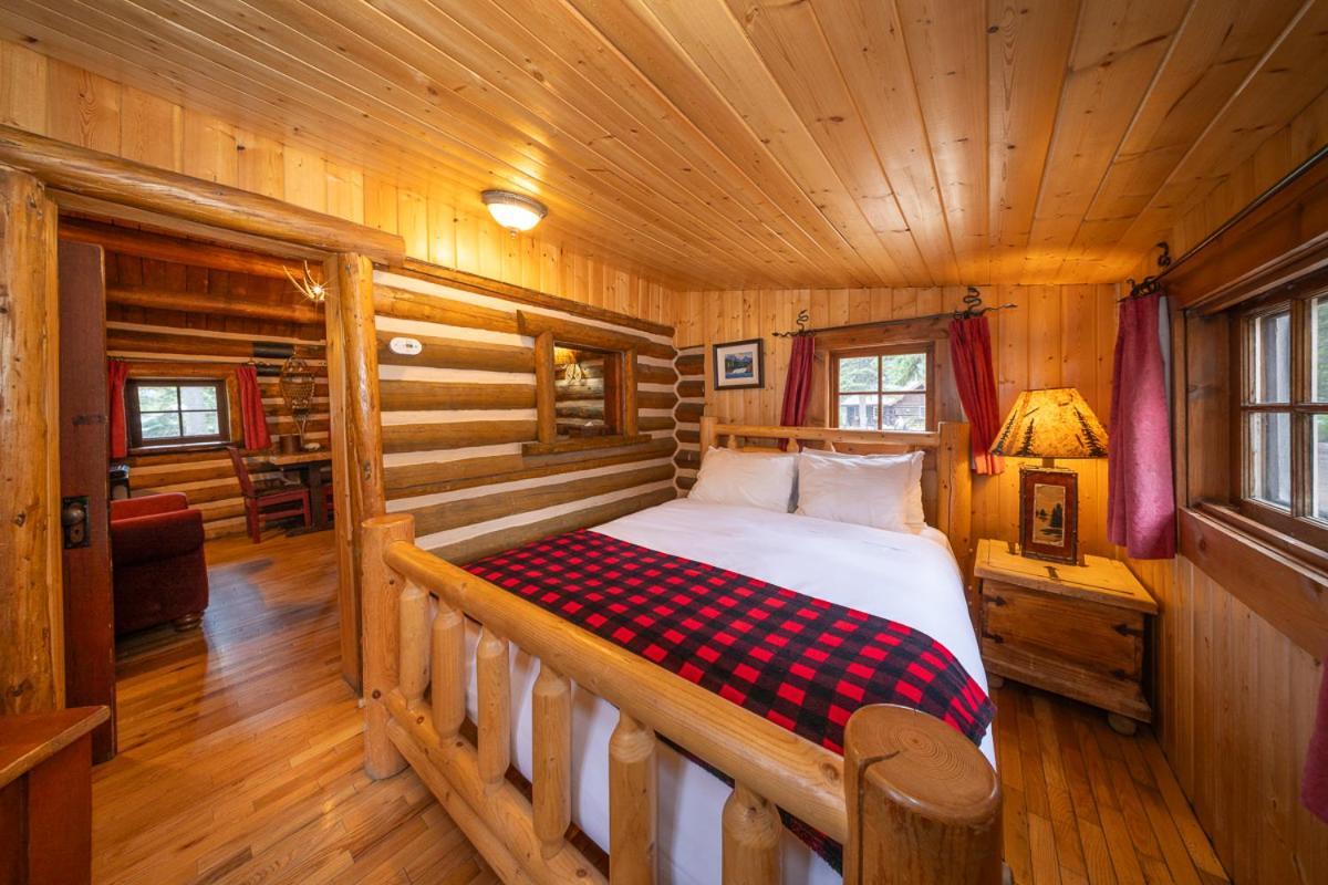 Storm Mountain Lodge & Cabins Castle Junction Exteriér fotografie